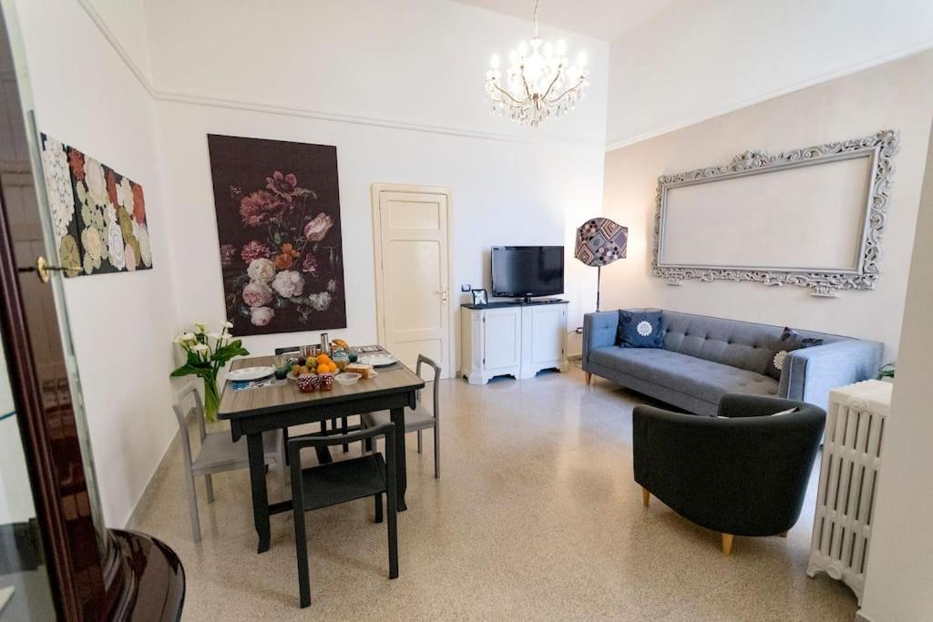 Mary'S House Apartment Lecce Bagian luar foto