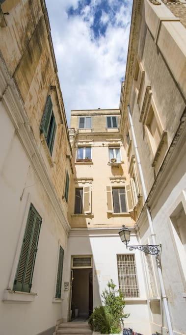 Mary'S House Apartment Lecce Bagian luar foto