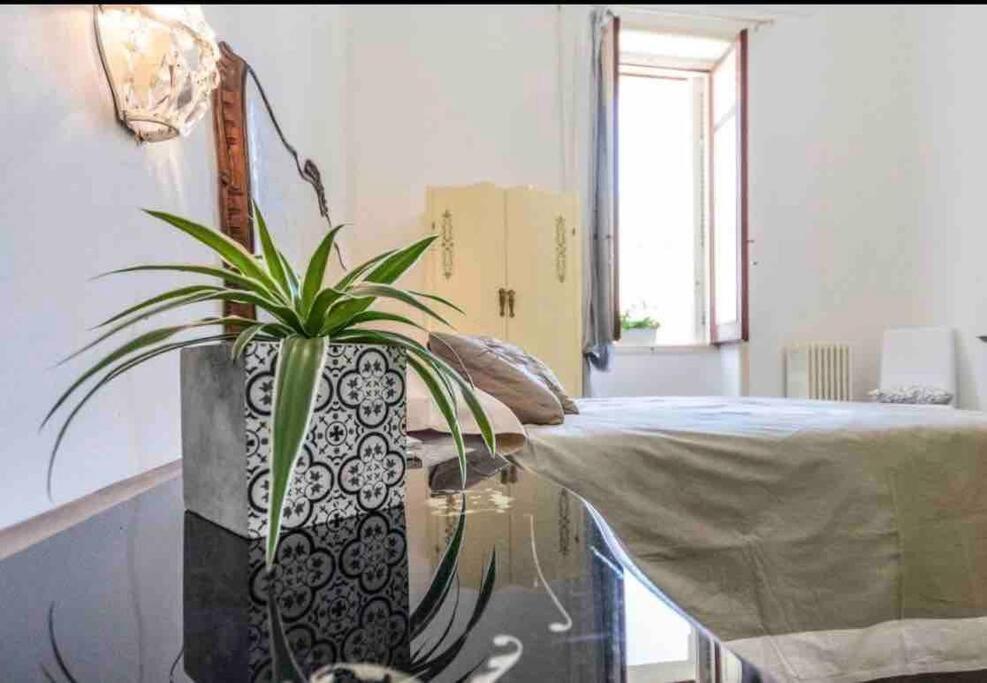Mary'S House Apartment Lecce Bagian luar foto